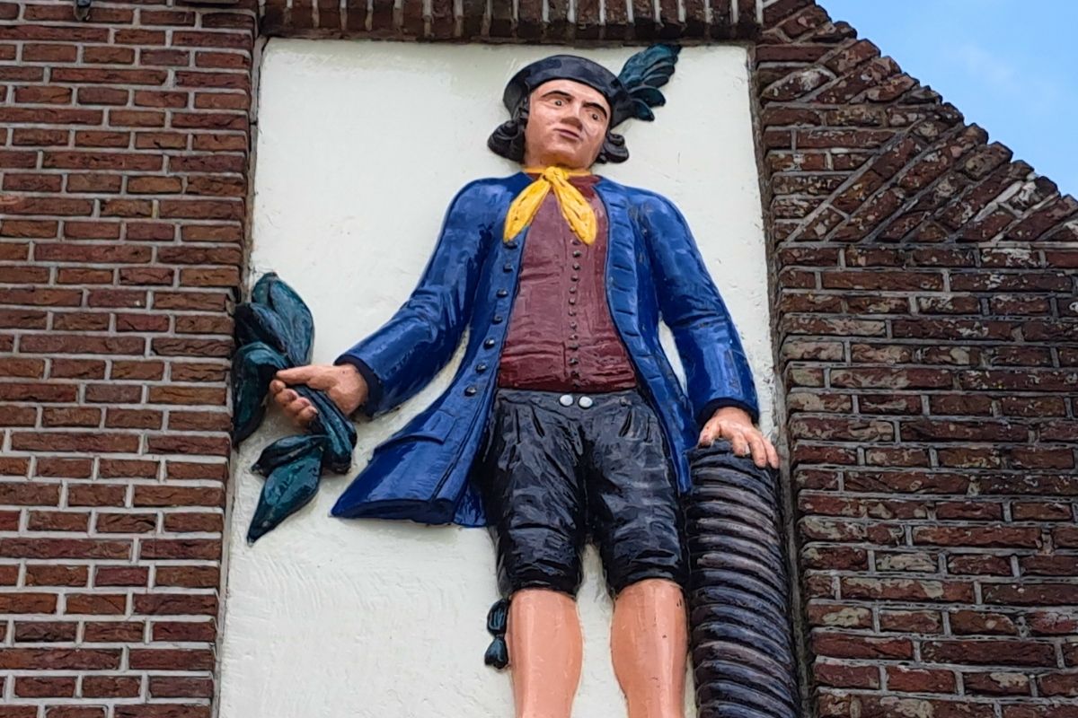 Naarden Gevelsteen Gooise Boer
